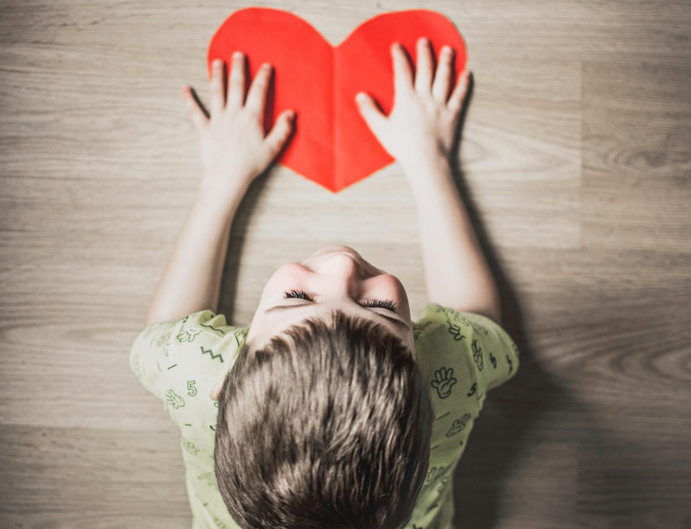 Pros and Cons of Paying your Nanny "Under the Table"